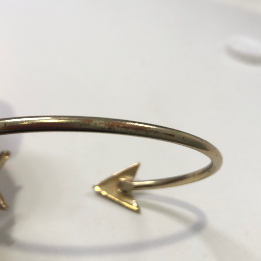 Gold Arrow Bracelet - Picture 6 of 8